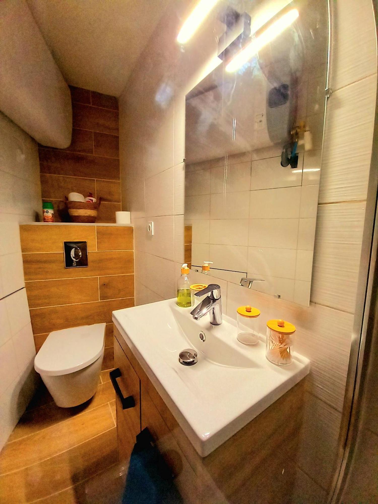 Apartment T2 Cathedrale & Torre Ventosa - - Clim - Wifi - Balcon - Free Parking Sur Demande