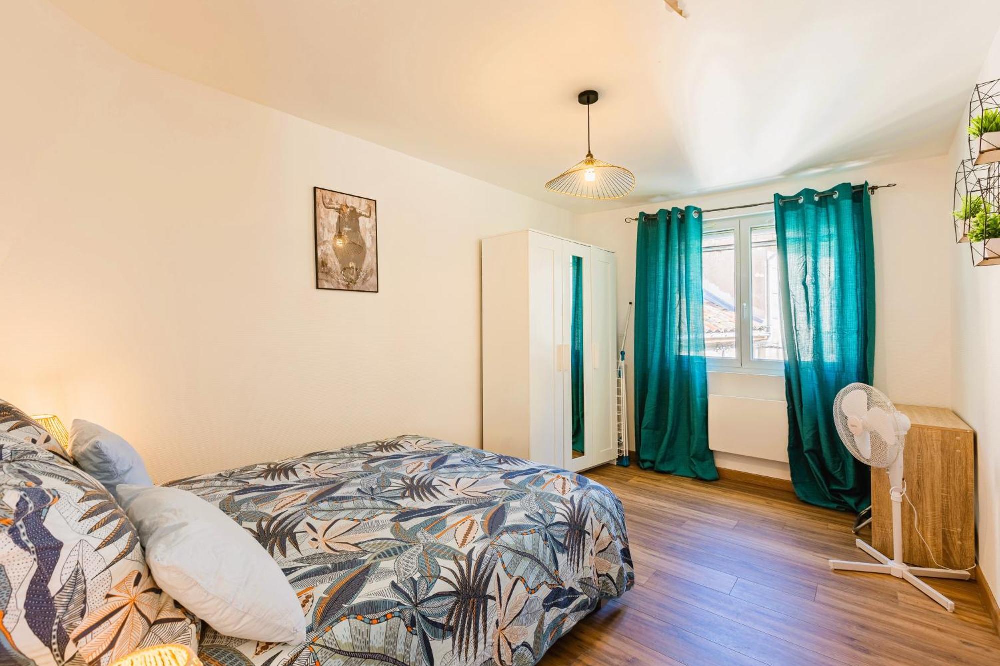 Apartment T2 Cathedrale & Torre Ventosa - - Clim - Wifi - Balcon - Free Parking Sur Demande *